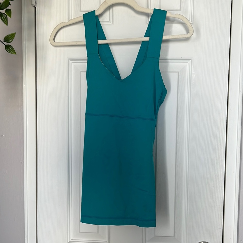 Lululemon crisscross workout tank